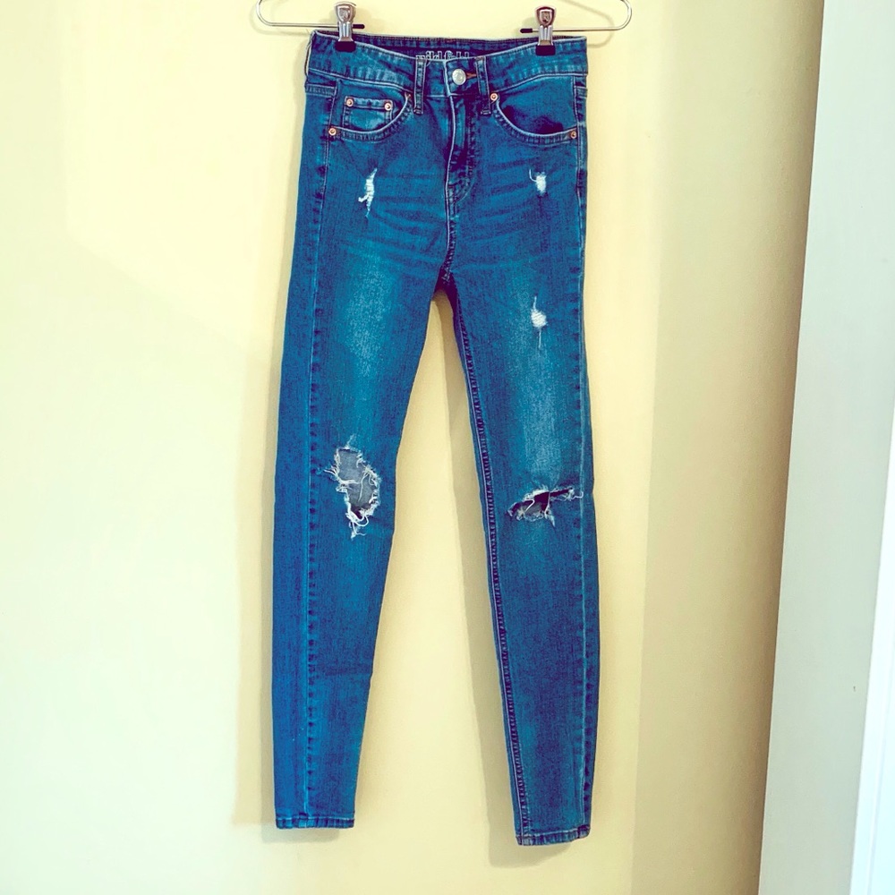 WILD FABLE-Distressed Jeans,Size 00,In great shape